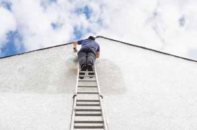 Peinture extérieure à Izon-la-Bruisse — façades et ravalement